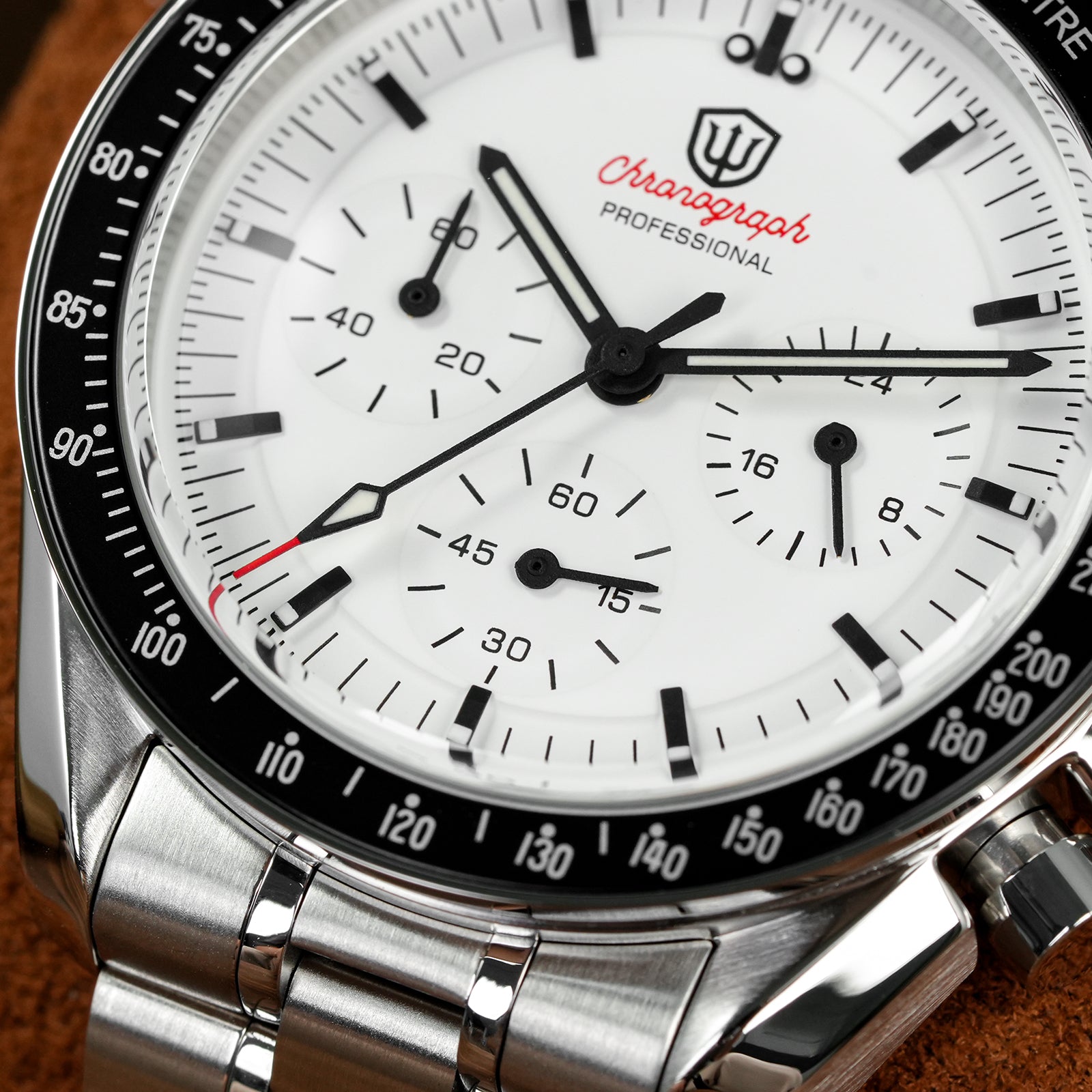 Close-up of the WD1860 white dial with recessed subdials and a red-tipped central chronograph hand